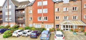 2 bedroom ground floor flat for sale