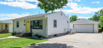 2531 B Ave E, Bismarck, ND 58501