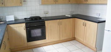 3 bed flat to rent