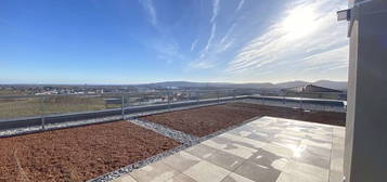 Traumhafte Luxus-Vier-Zimmerwohnung in den Danube Hills