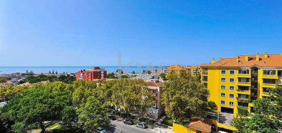 Apartamento T3 à Venda com Vista Mar - 5º Andar