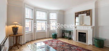 Flat to rent in Abingdon Road, Kensington W8