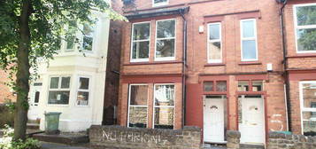 6 bedroom terraced house