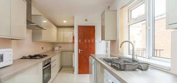 6 bedroom maisonette