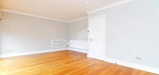 Flat to rent in Frognal Lane, Hampstead, London NW3