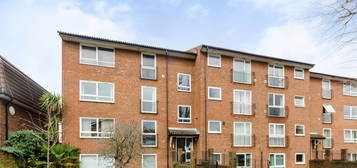 Flat to rent in Berrylands, Surbiton KT5