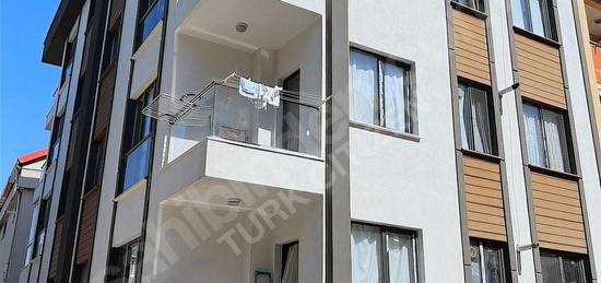 BEYLİKDÜZÜ YAKUPLUDA SATILIK FIRSAT 2+1 DAİRE