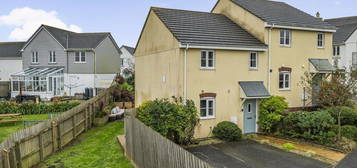 3 bed semi-detached house for sale