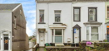 6 bed end terrace house for sale