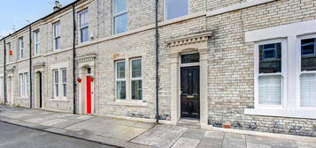 7 bedroom terraced house for sale