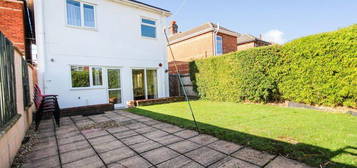 5 bed detached house to rent