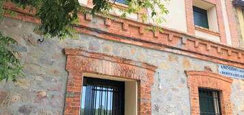 Casa adosada de alquiler en Alía