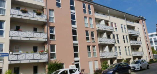 2 Zi-Wohnung mit Balkon im Stadtzentrum, KTV für Studenten, WEG