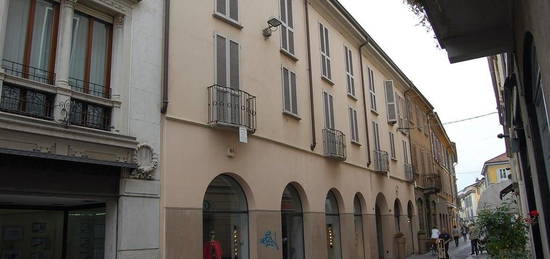 Bilocale via carlo alberto 40, Centro Storico, Monza