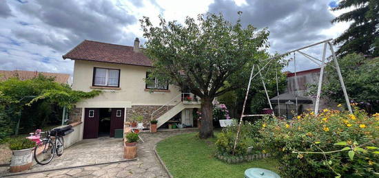 Ancienne maison avec jardin, OPPORTUNITÉ DE DIVISION