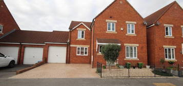 4 bedroom link detached house for sale