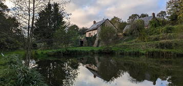 Ancien moulin sur 2ha29 avec plan d'eau secteur Evron