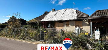 Brandruine zum Wiederaufbau – Einfamilienhaus mit Garage und Carport! (SY-6365)