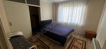 HASTAHANE CİVARINDA,EŞYALI GENİŞ 1+1 DAİRE