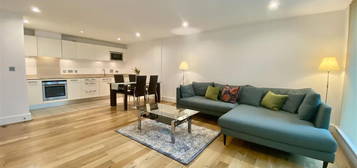 Flat for sale in Kestrel House, St George Wharf, London SW8