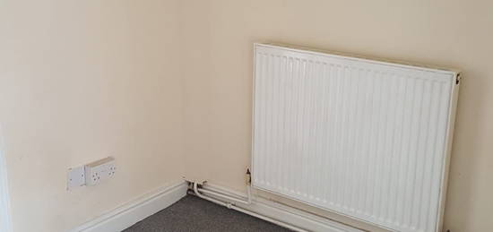 2 bed terraced house to rent