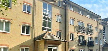 Flat for sale in Hardings Close, Hemel Hempstead, Hertfordshire HP3