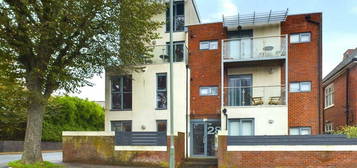 1 bedroom ground floor flat for sale