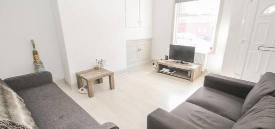 3 bedroom end of terrace house