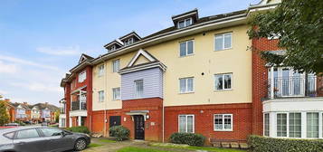 Flat for sale in Flowers Avenue, Ruislip HA4