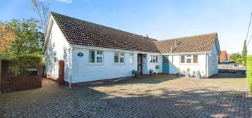 3 bed detached bungalow for sale