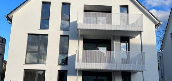 Exklusive 2 Zimmer-OG-Wohnung  mit großem Balkon,  Aufzug, u. Einbauküche in Kirchheim-Teck