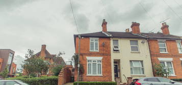 Terraced house to rent in Denzil Road, Guildford GU2