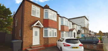 Flat to rent in Fairfield Way, Barnet EN5