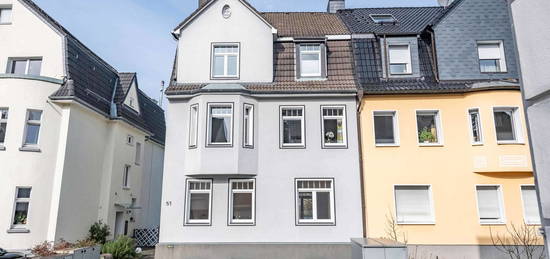 Exklusive 3-Raum-Wohnung mit Einbauküche und Balkon im Essener Süden