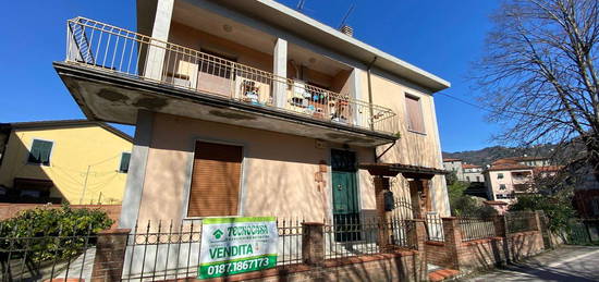 Villetta a schiera in vendita in via Aldo Moro, 111