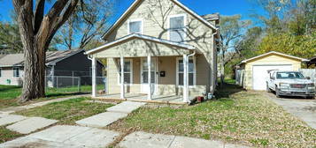 418 E Clark Ave, Augusta, KS 67010