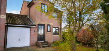 3 bedroom link detached house for sale