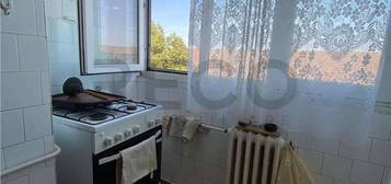 RECO Apartament cu 3 camere , in zona Rogerius