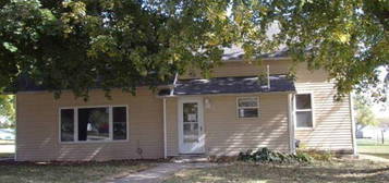 211 Colfax St, Holland, IA 50642