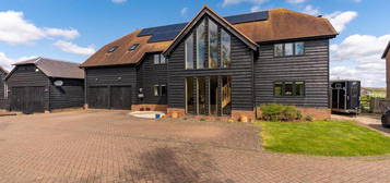 6 bedroom detached house for sale