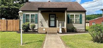 923 2nd Ave, New Cumberland, WV 26047