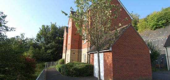 2 bedroom ground floor flat