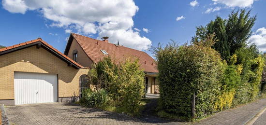 Einfamilienhaus mit viel Platz, Terrasse, Garten und Garage. Leben auf dem Land!