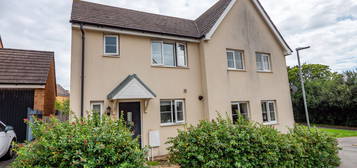 3 bed semi-detached house for sale