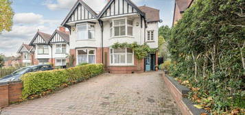 5 bedroom semi-detached house for sale