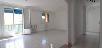 Appartement  à vendre, 3 pièces, 2 chambres, 68 m²