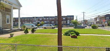 317 S 52nd St, Philadelphia, PA 19143