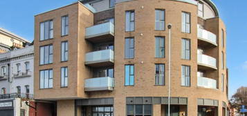 2 bedroom ground floor flat for sale