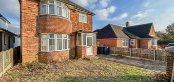 4 bedroom semi-detached house to rent