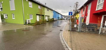 Modernes Einfamilienhaus mit kleinem Garten in ruhiger Lage